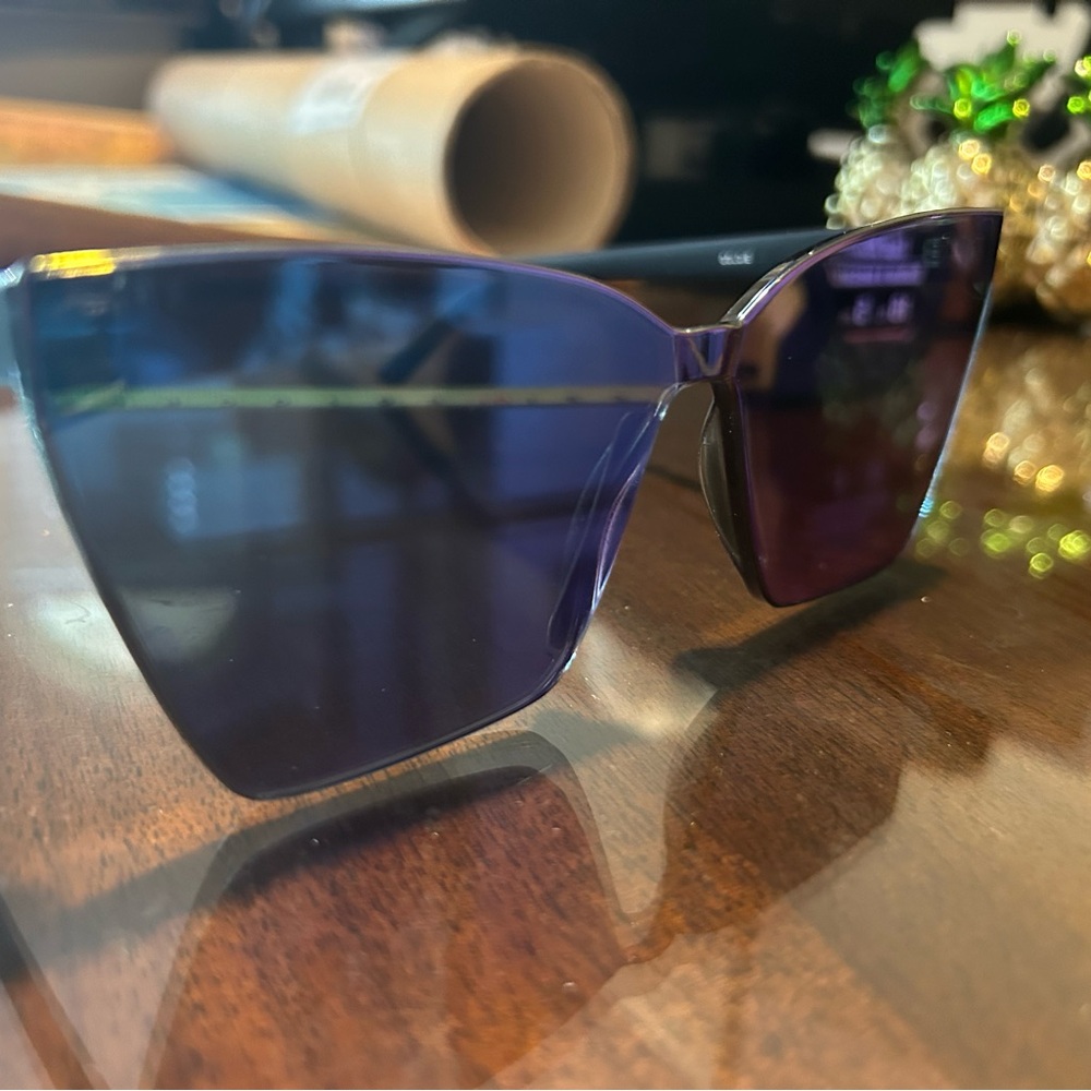 Diff Goldie XS -  Black and Blue Sunglasses